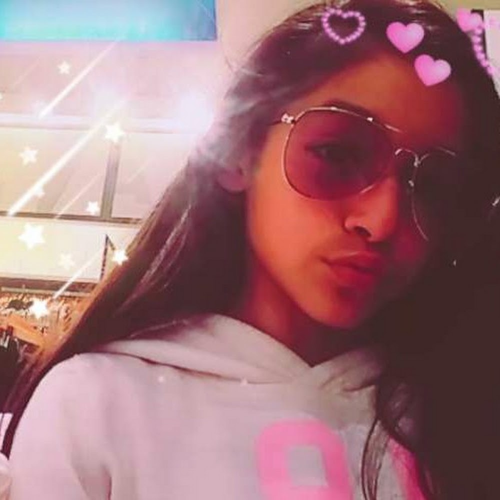 Meet your Posher, Makeup